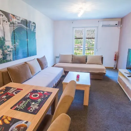 Apartman Sunrise Apartment *